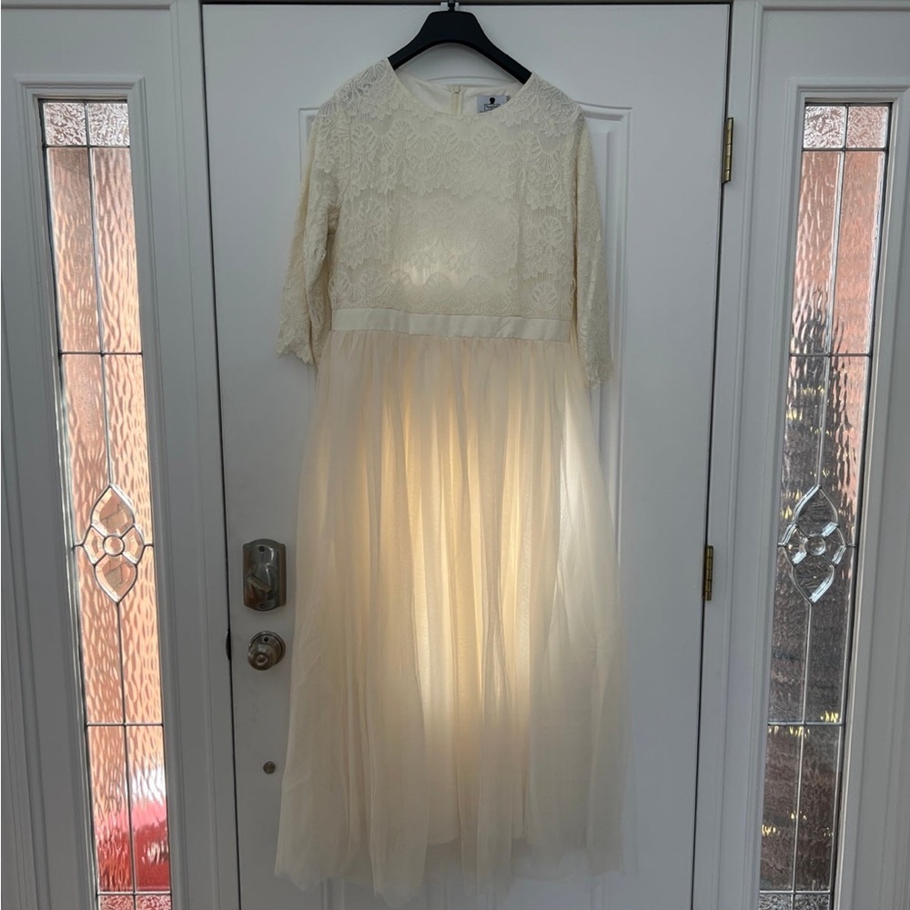 Dainty Jewels Lace/Tulle Maxi Dress